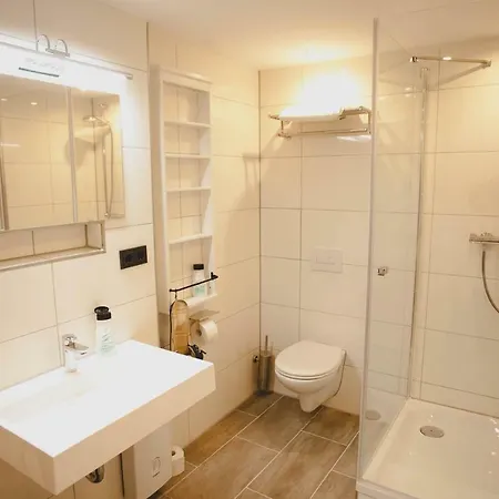 Huxx Aparthotel 3*